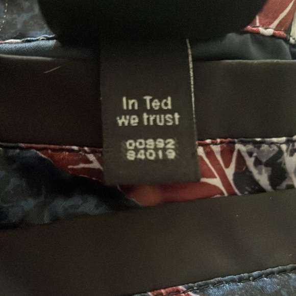 TED BAKER DARK GRAY QUILTED VEST - Picture 7 of 7